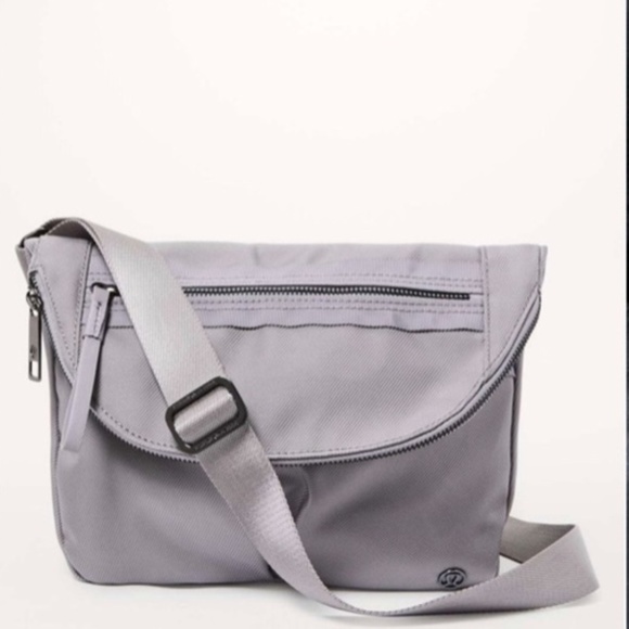 lululemon athletica Handbags - Lululemon Festival Crossbody Belt Bag - Silver/Grey (Great Shape!)